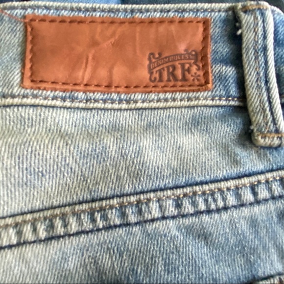 ZARA DISTRESSED JEANS - Picture 7 of 11
